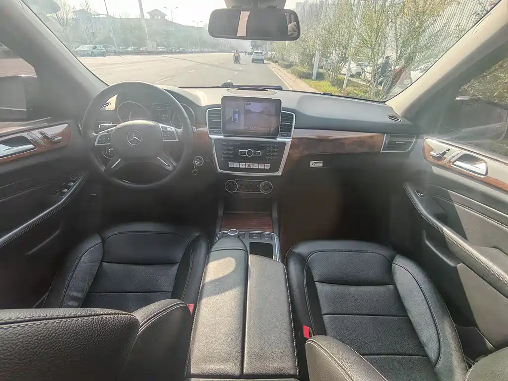 Mercedes-Benz M-Class ML 400 4 MATIC Dynamic