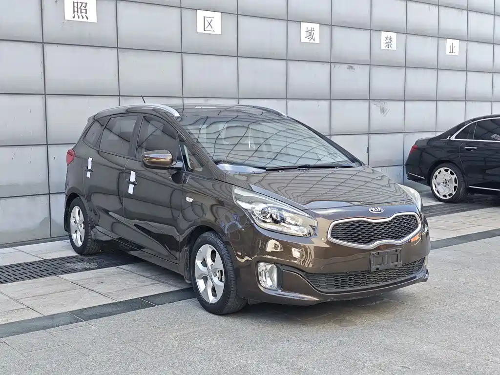 Carens 2.0 L 7-seat Auto Standard CN-IV