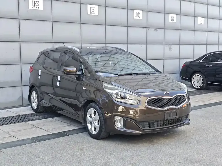 Kia Carens 2.0 L 7-seat Auto Standard CN-IV