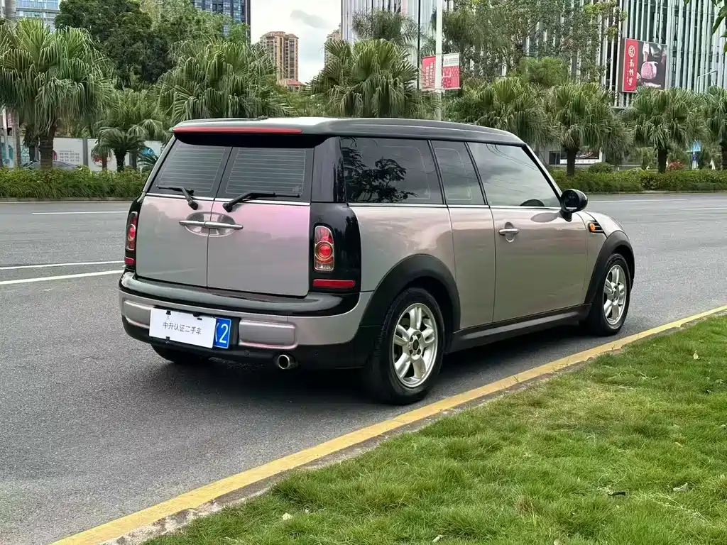 MINI CLUBMAN 1.6 L ONE