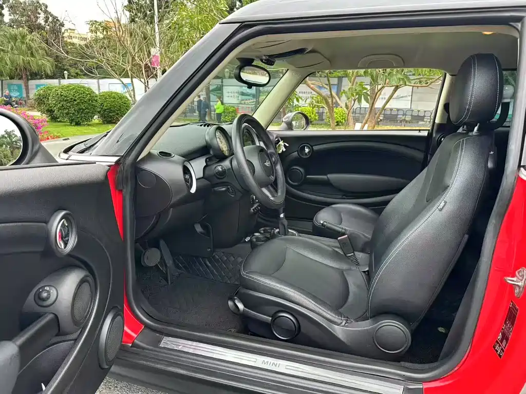 MINI CLUBMAN 1.6 L ONE