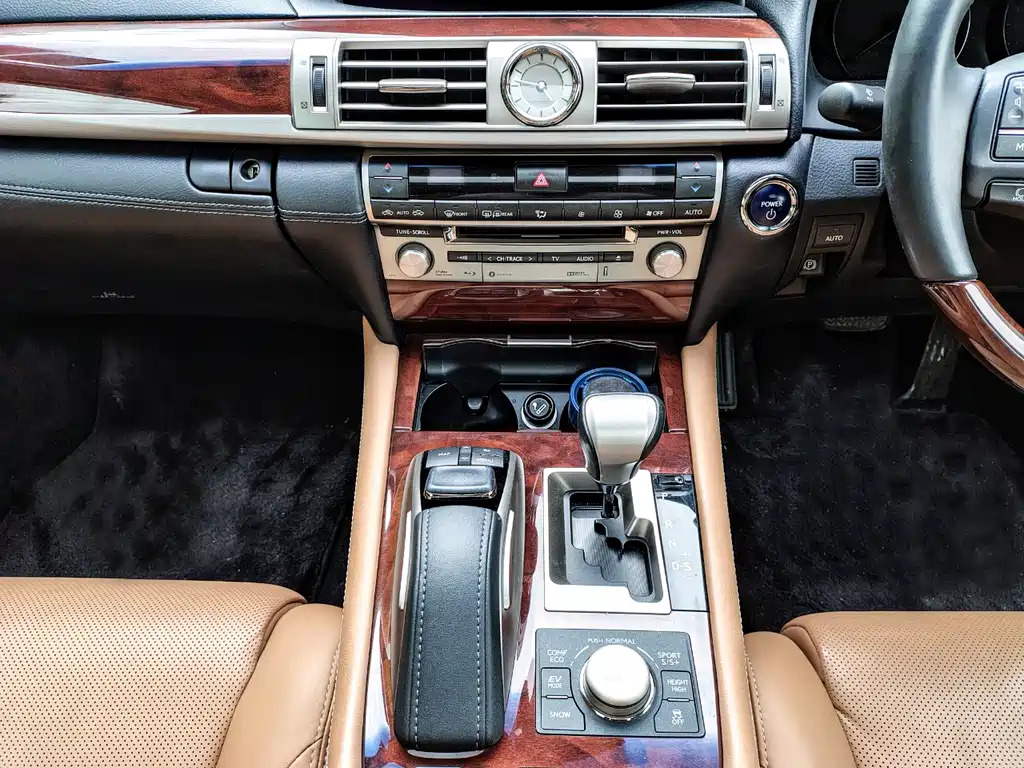 Lexus LS 600 hL