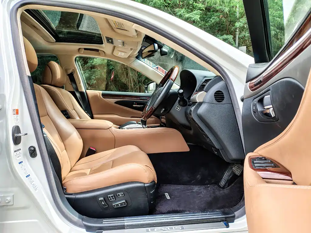 Lexus LS 600 hL