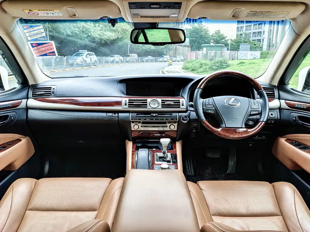 Lexus LS 600 hL