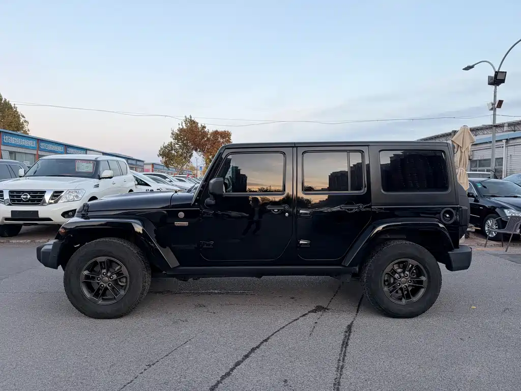 Wrangler 3.0 L Sahara 75 Anniversary Tribute