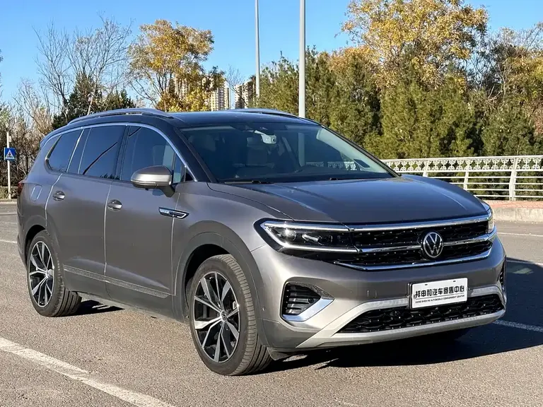 Volkswagen Talagon 530 TSI 4 WD Flagship Victory Realm Pro 6-seat