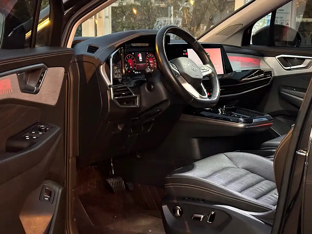 Talagon 380 TSI 4 WD Luxury Premium Realm Pro 7-seat