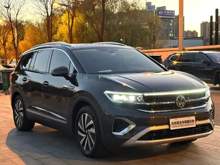 Volkswagen Talagon 380 TSI 4 WD Luxury Premium Realm Pro 7-seat