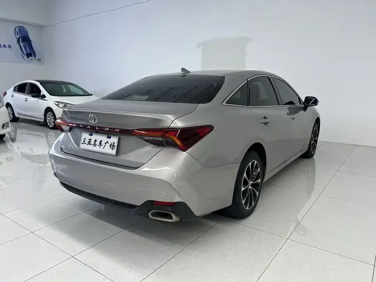 Toyota Avalon 2.0 L Progressive