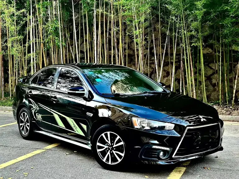Mitsubishi Lancer EX 1.8 L Manual Phantom