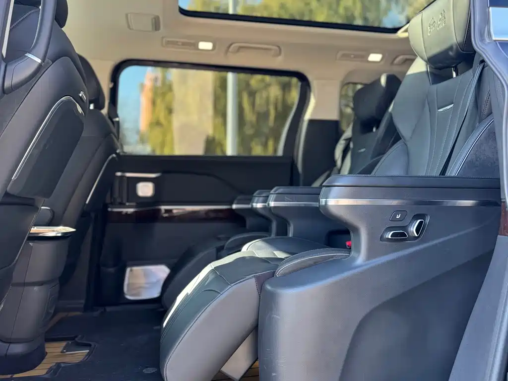 Hongqi HQ9 2.0 T Connected Flagship Enjoyment