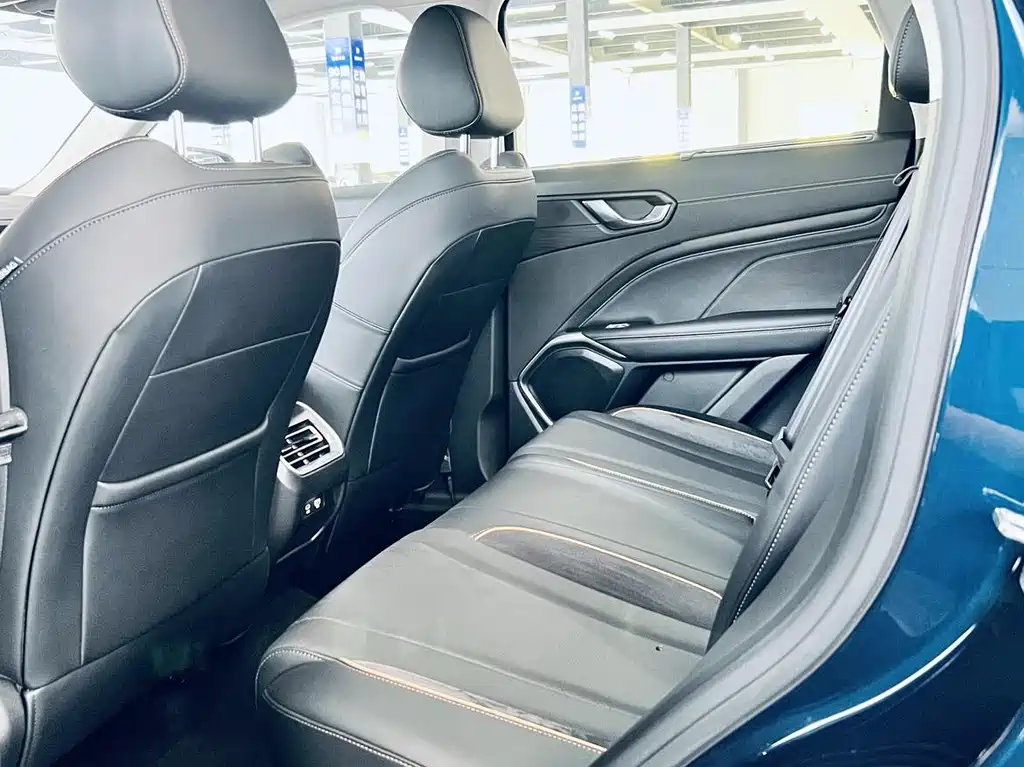 WEY Latte DHT-PHEV 1.5 T 4 WD Grande