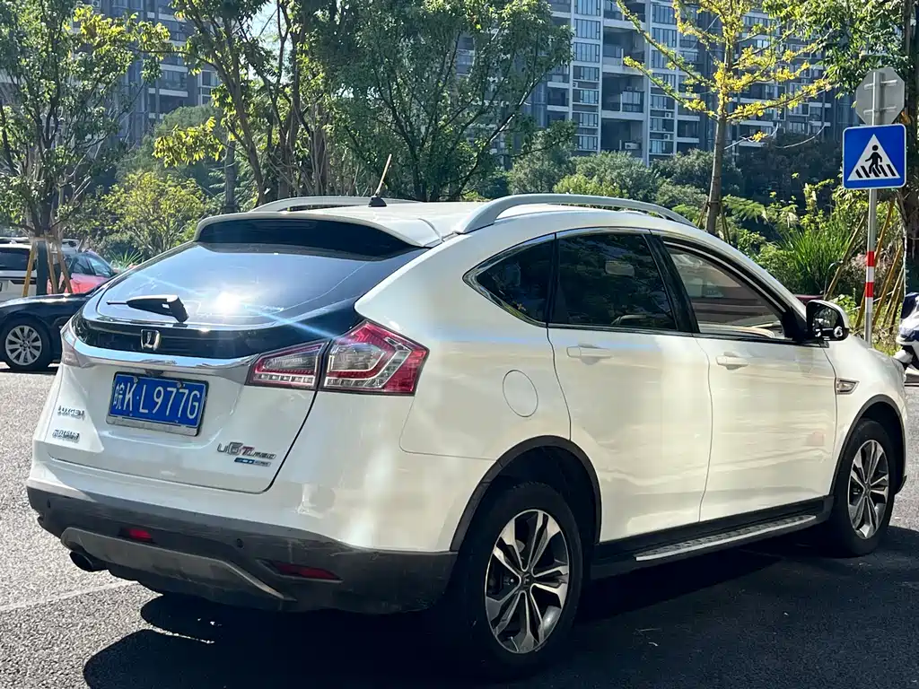 URX 6 SUV 1.8 T Fashion