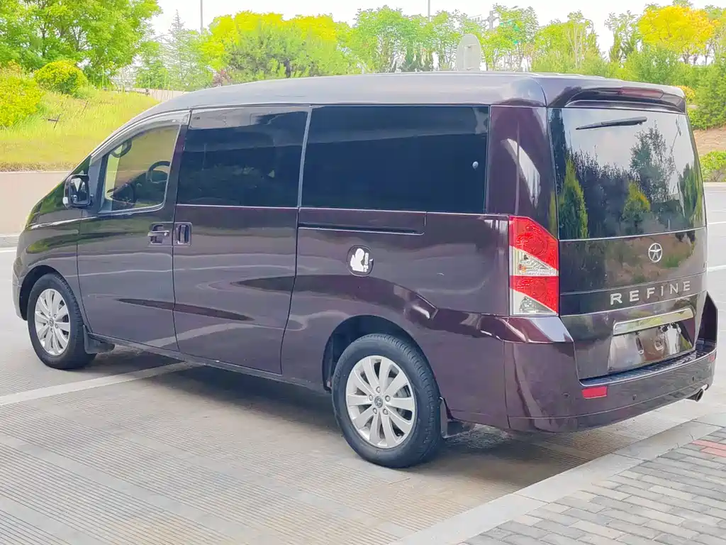 Refine M5 2.0 T Gasoline Auto Business