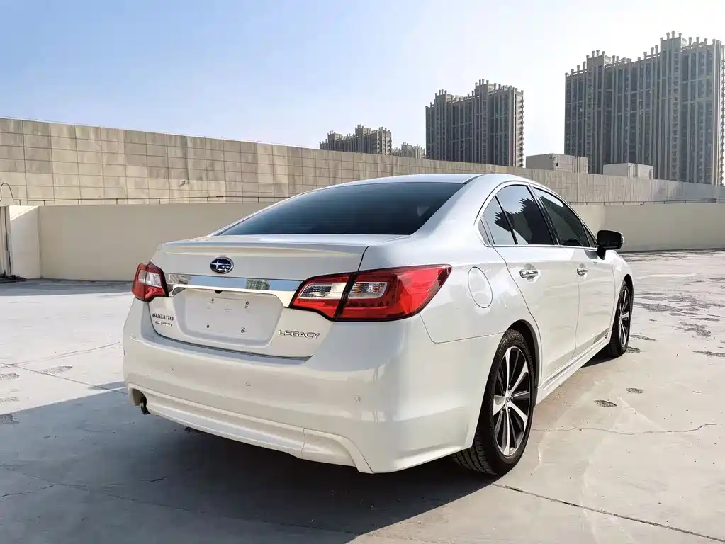 Legacy 2.5 i AWD Glory