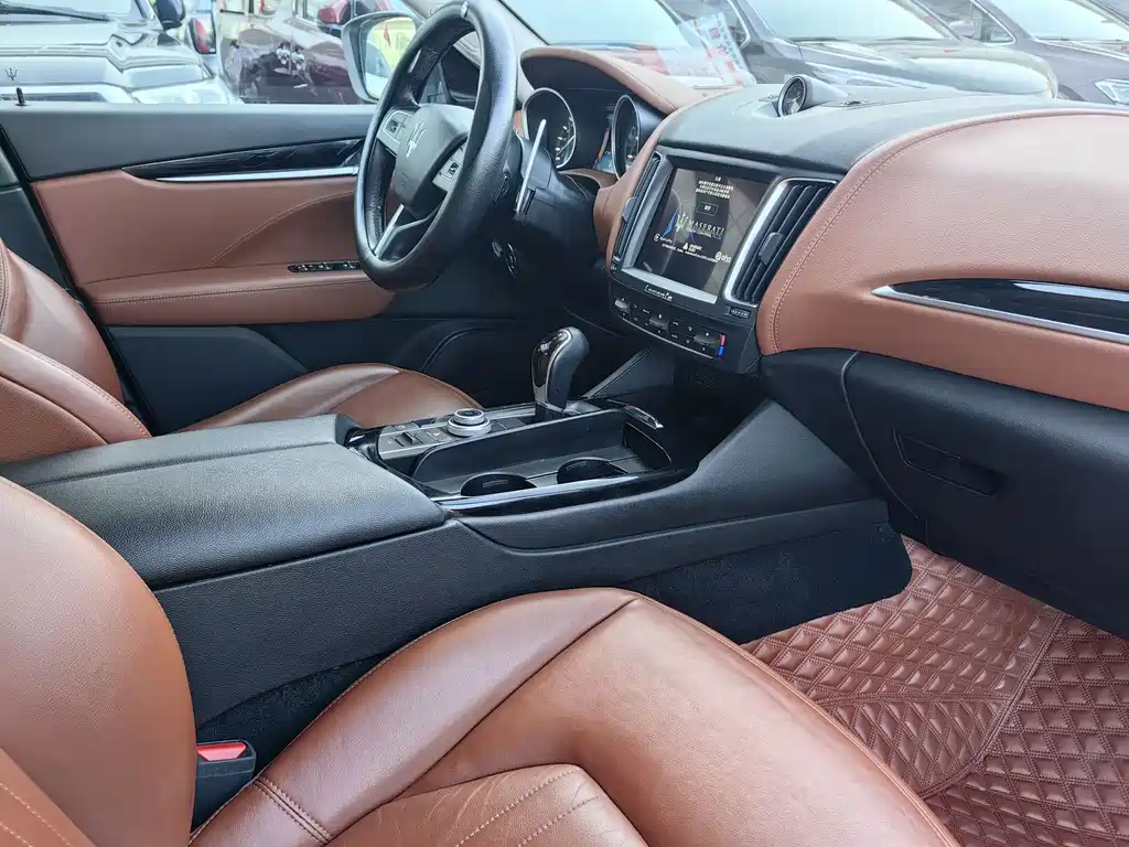 Levante 3.0 T Standard