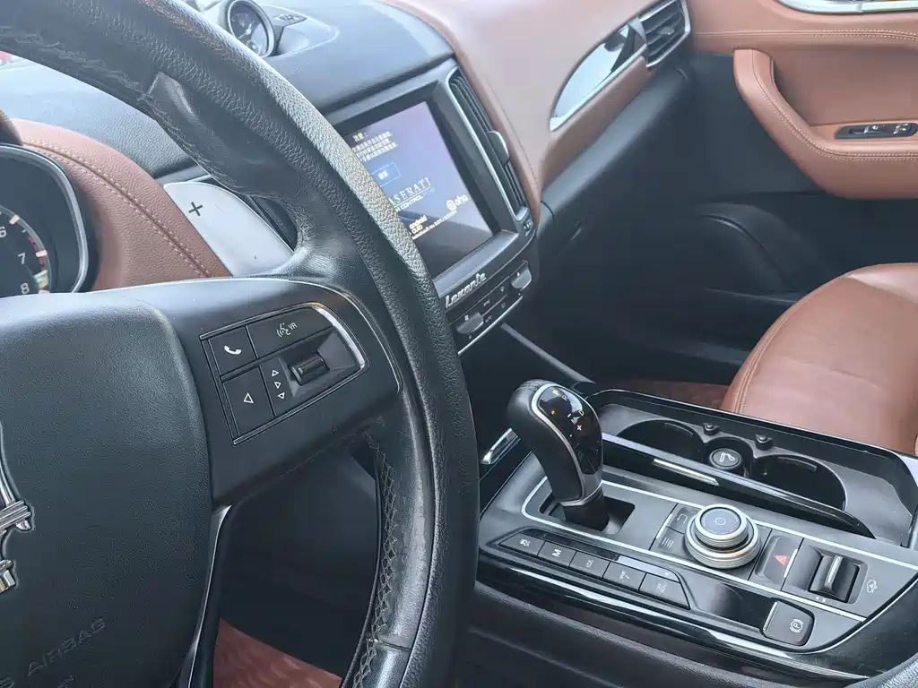 Levante 3.0 T Standard