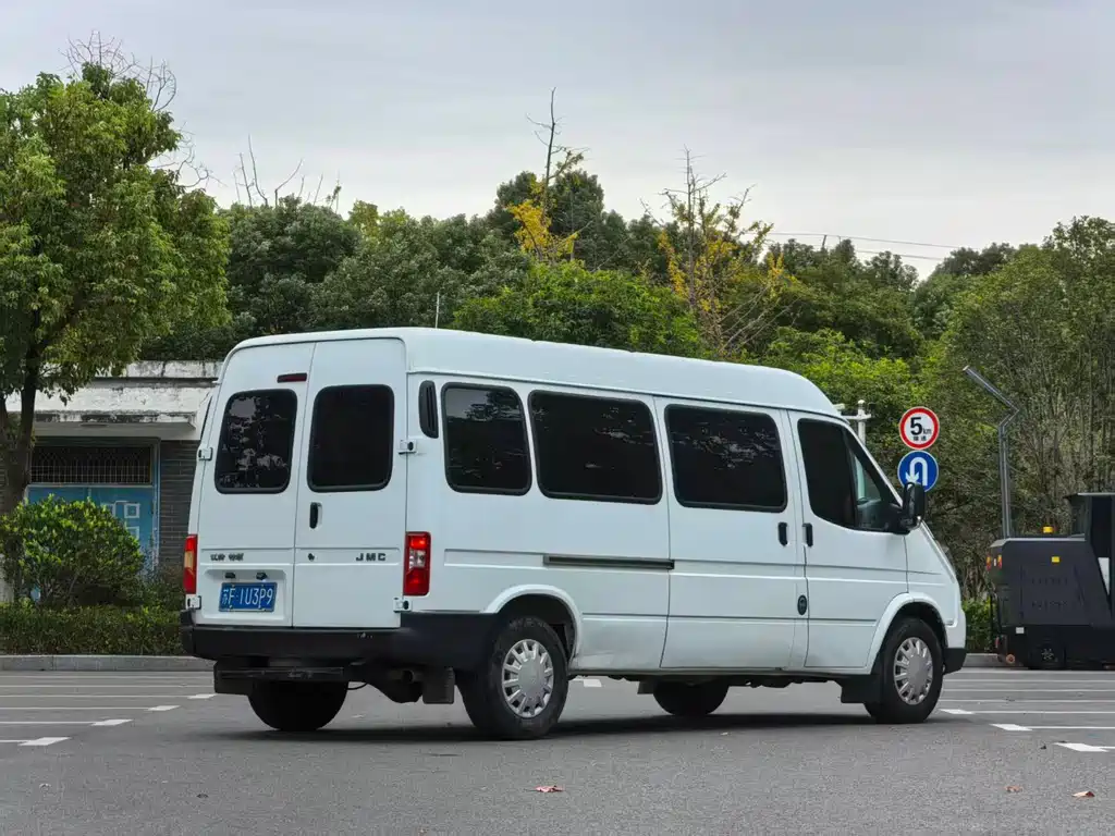 Transit Custom 2.8 T Commercial SWB Mid Roof 6-seat CN-VI JX493