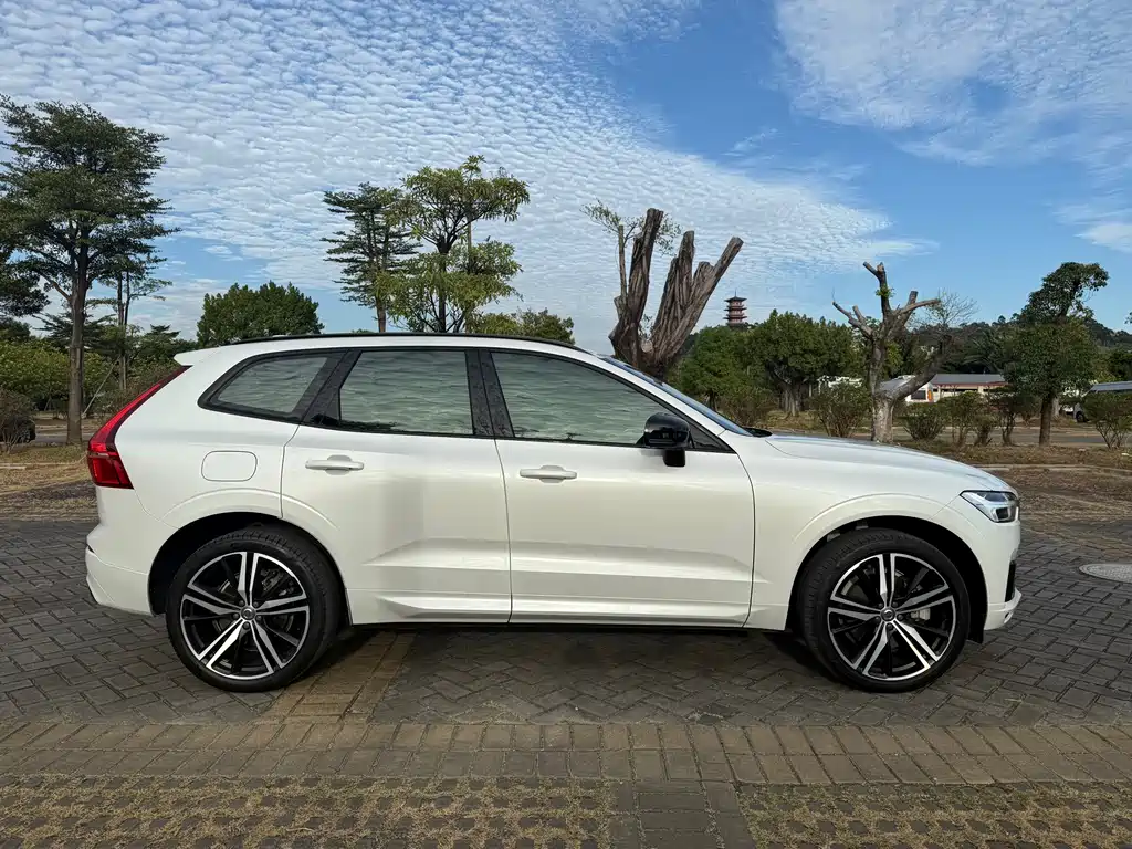 Volvo XC60 PHEV 沃尔沃XC60插电式混动 2020款 T8 E驱混动 智远运动版