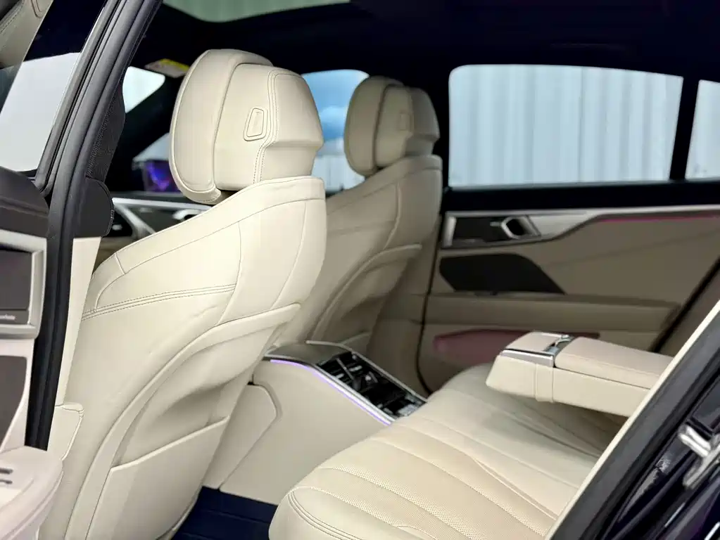 BMW 8 Series 840 i 4-door Coupe M Sport Package