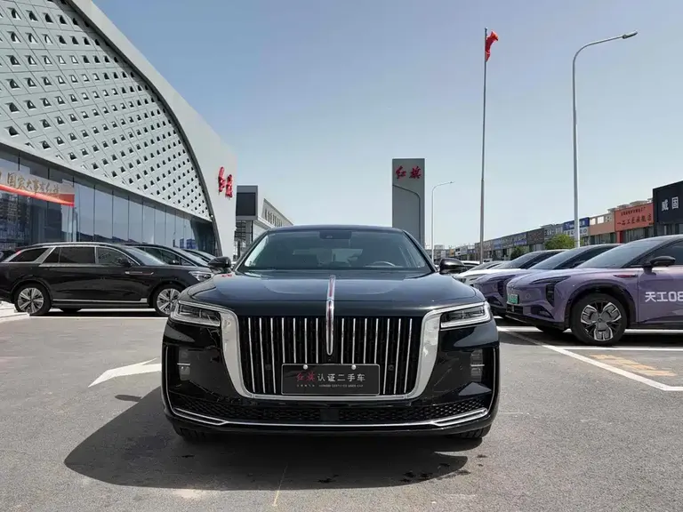 Hongqi H9 2.0 T Connected Flagship Enjoyment