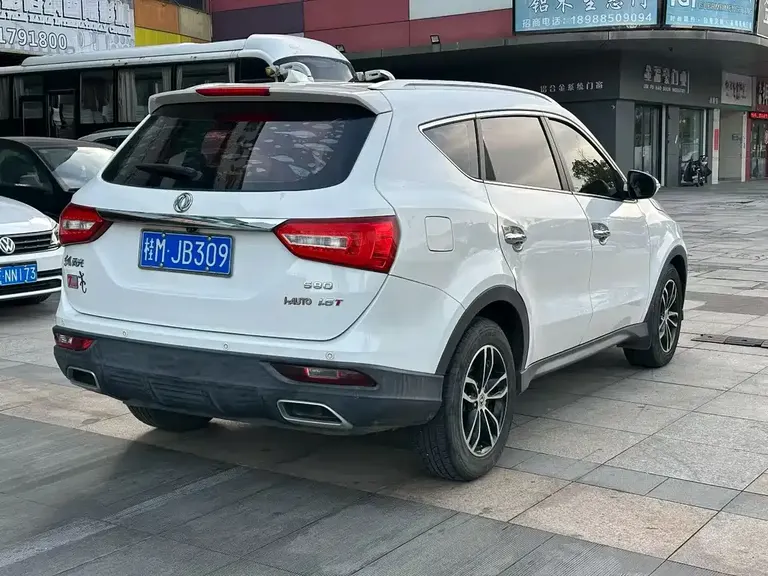 Dongfeng Fengguang 580 1.5 T CVT Comfort