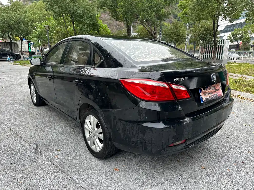 Eado 1.6 L Manual Luxury