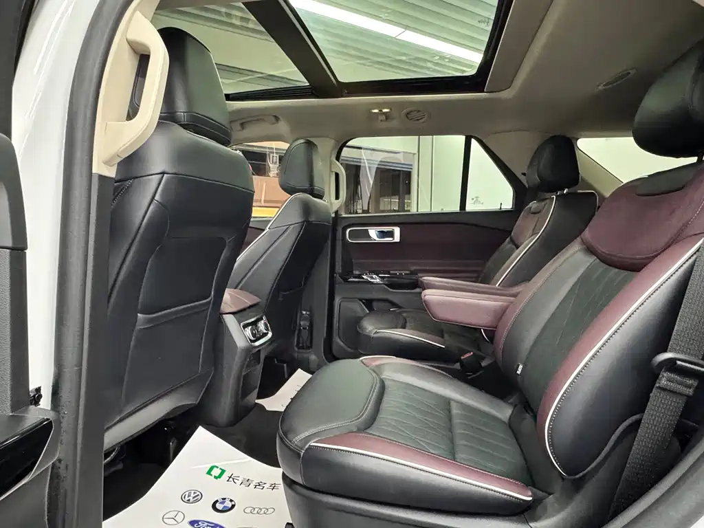 Explorer EcoBoost 285 4 WD Titanium 6-seat