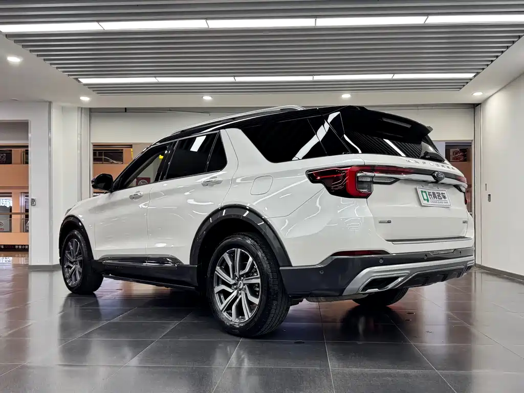 Explorer EcoBoost 285 4 WD Titanium 6-seat