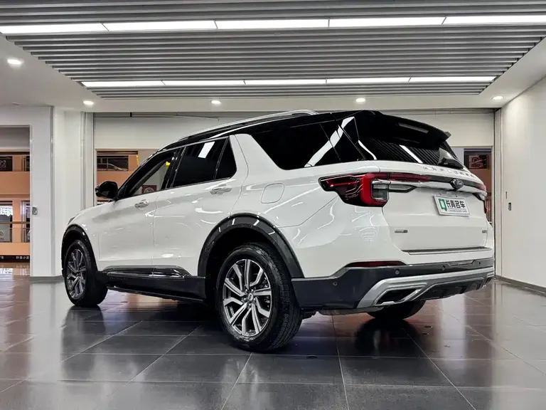 Ford Explorer EcoBoost 285 4 WD Titanium 6-seat