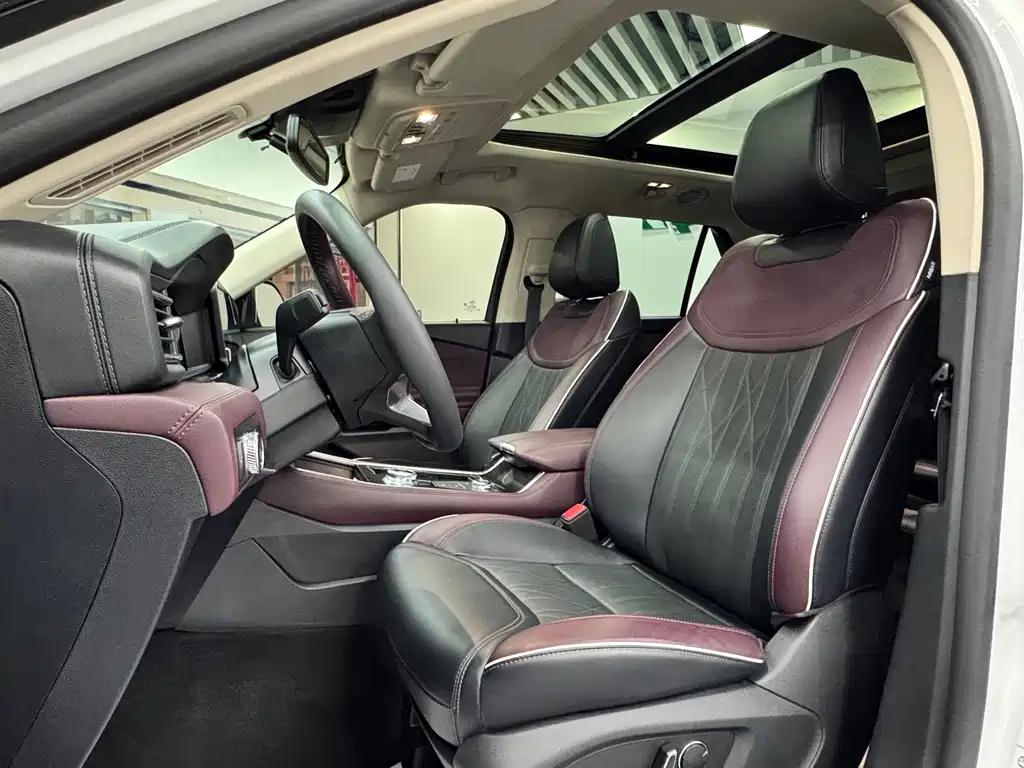 Explorer EcoBoost 285 4 WD Titanium 6-seat