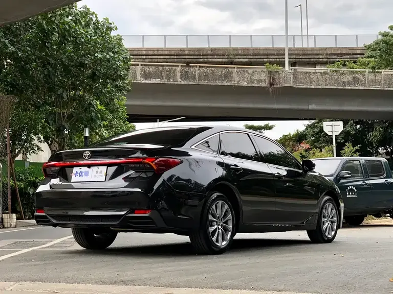 Toyota Avalon 2.0 L Progressive