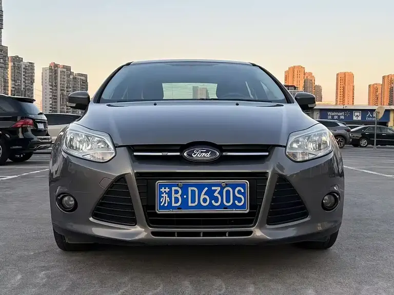 Ford Focus Sedan 1.6 L Manual Comfort