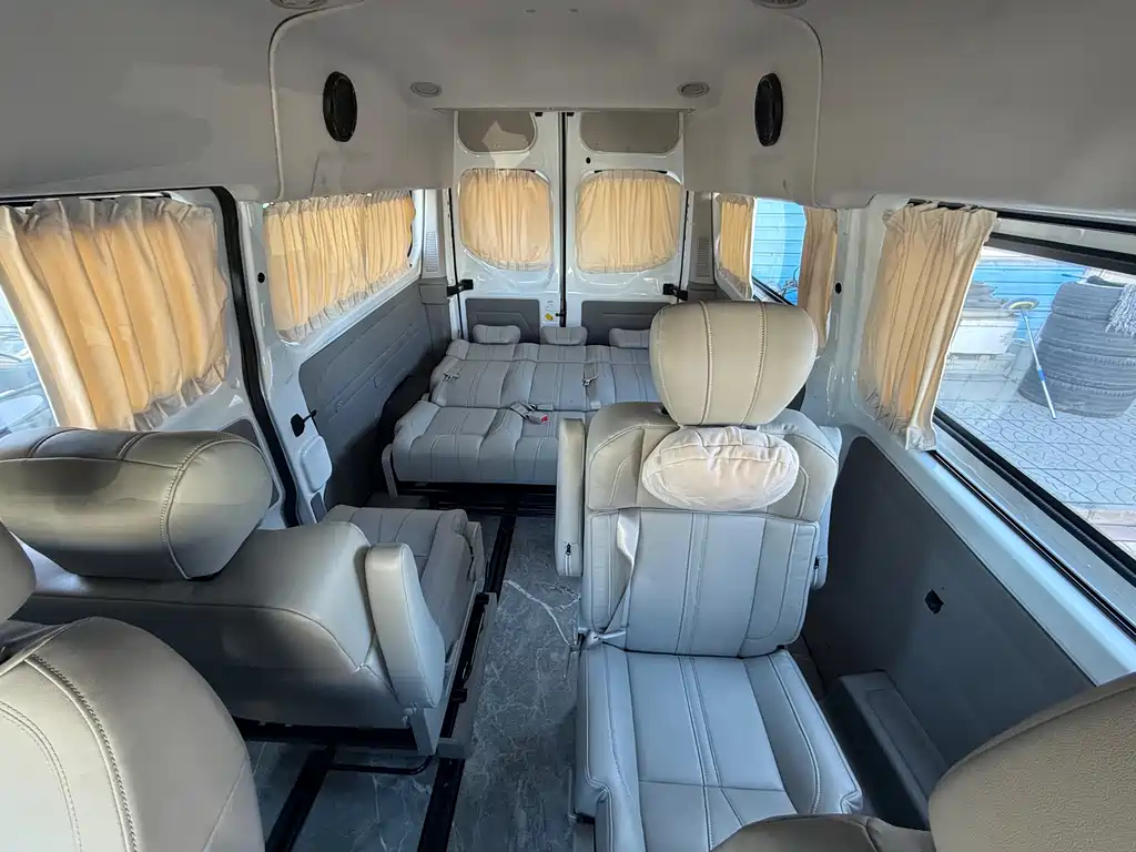 Transit 2.0 T Gasoline Auto Multi-purpose Commercial SWB Low Roof 5 6-seat