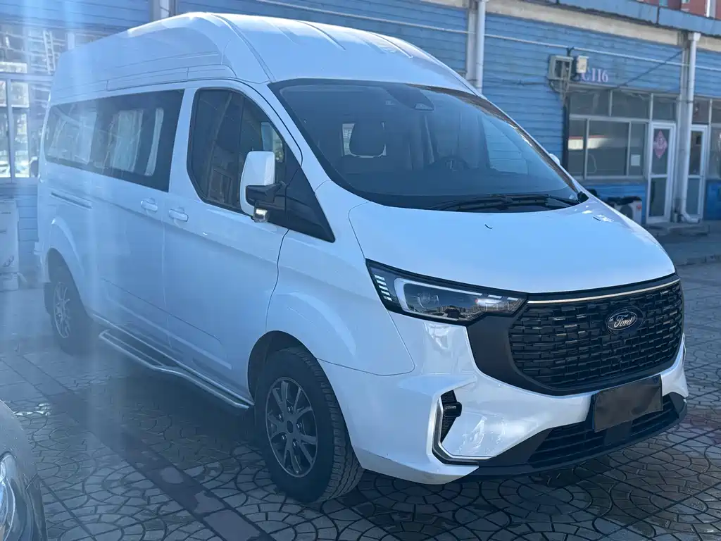 Transit 2.0 T Gasoline Auto Multi-purpose Commercial SWB Low Roof 5 6-seat