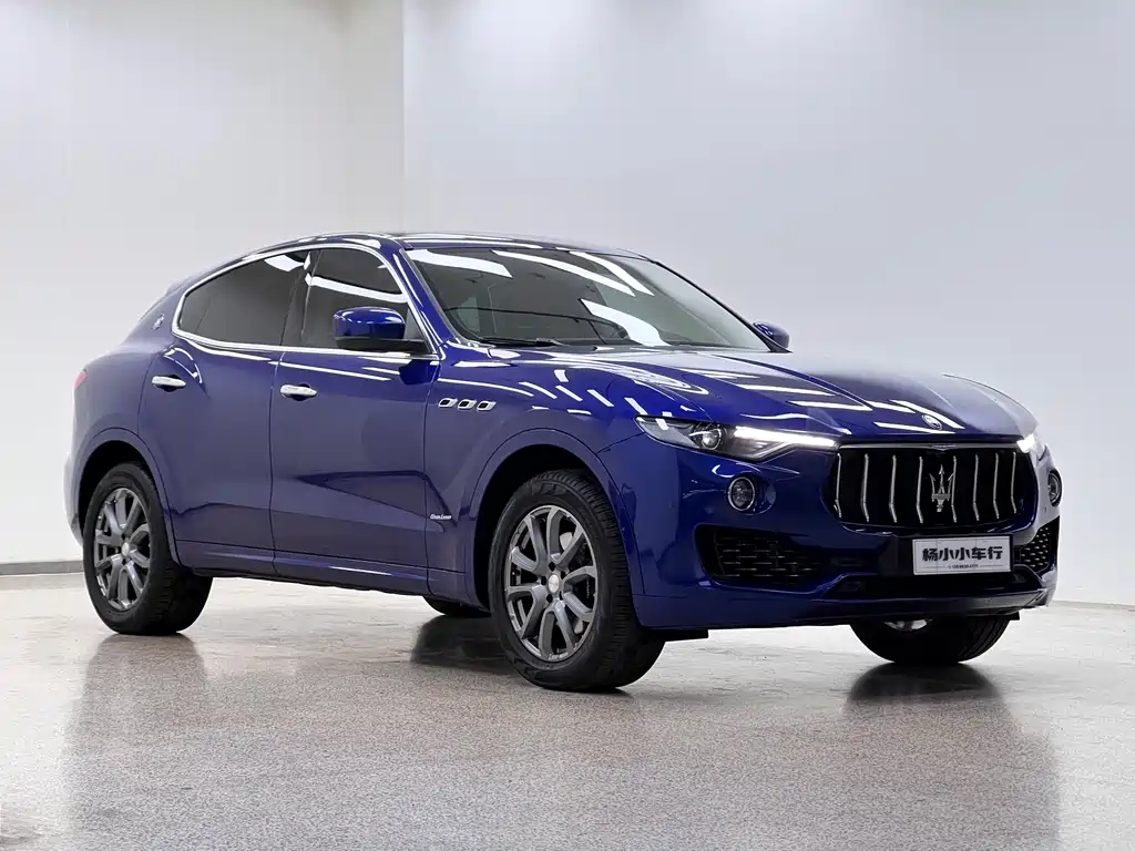 Levante 3.0 T Standard CN-V