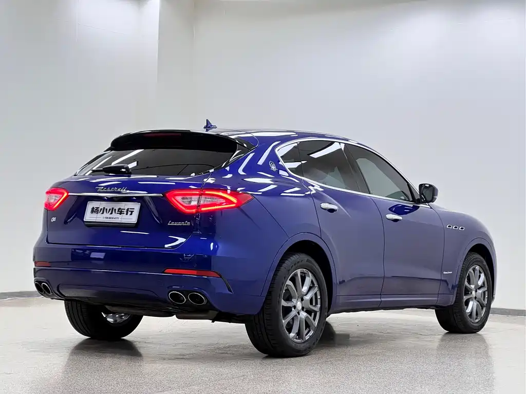 Levante 3.0 T Standard CN-V