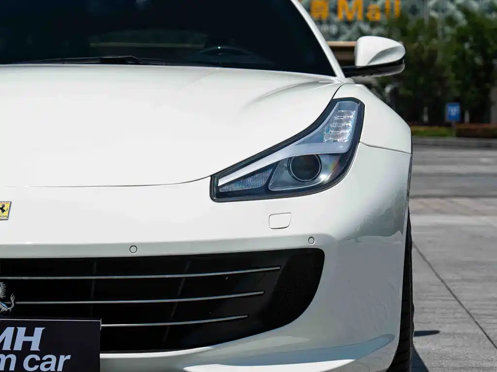 GTC4 Lusso 6.3 L V12