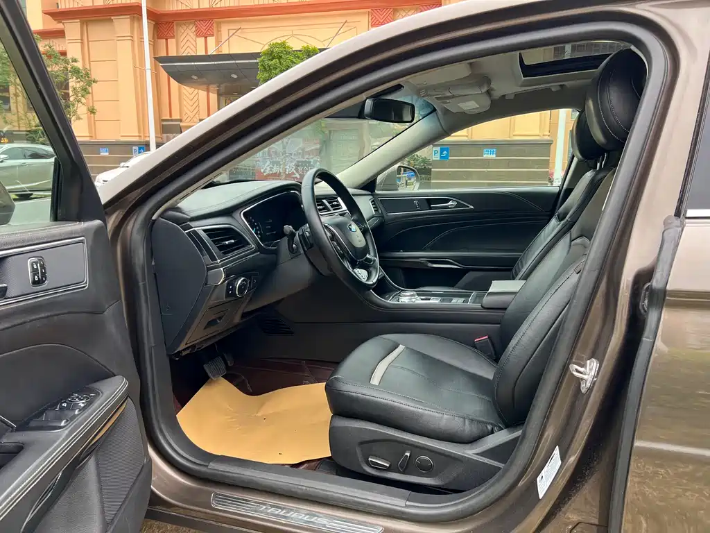 Taurus EcoBoost 245 Luxury
