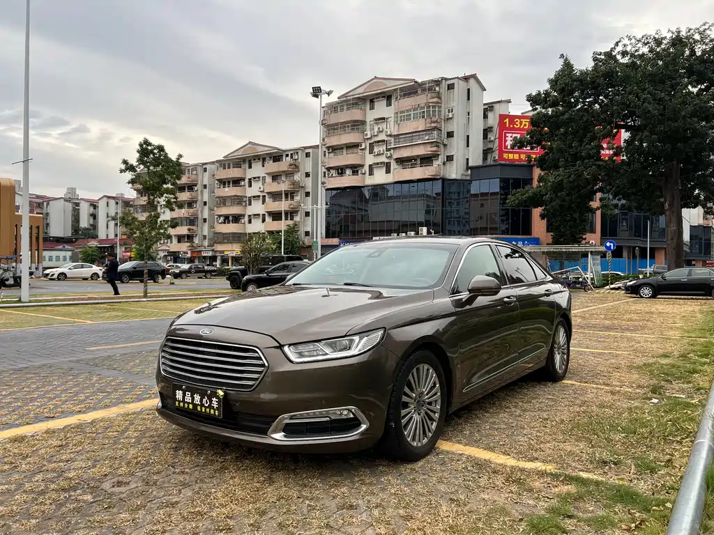 Taurus EcoBoost 245 Luxury