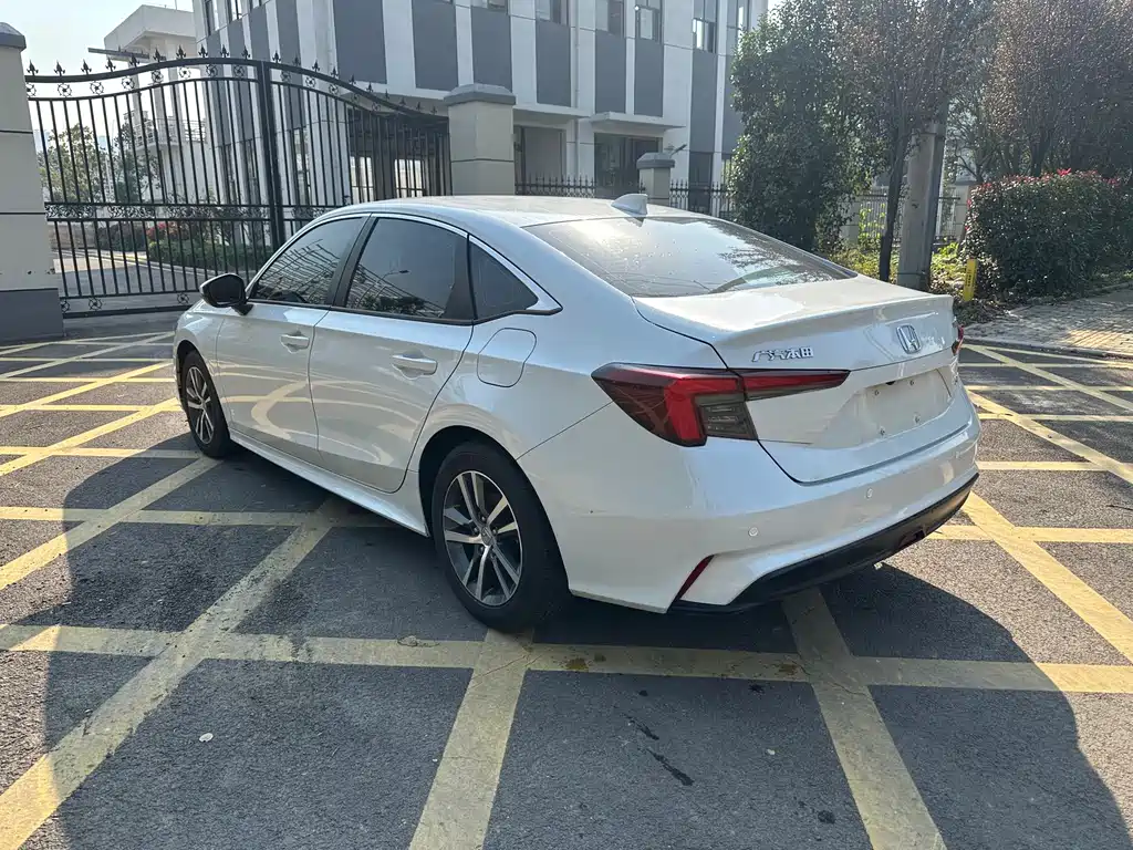 Integra 240 TURBO CVT Tech