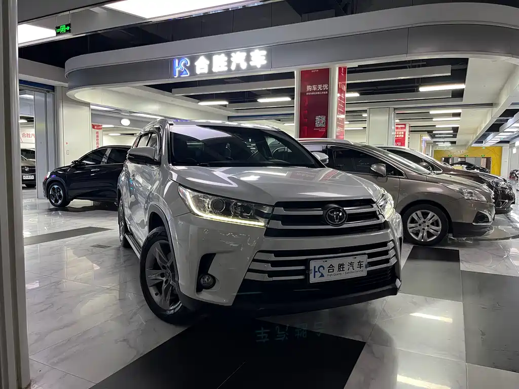 Highlander 2.0 T 4 WD Luxury 7-seat CN-VI