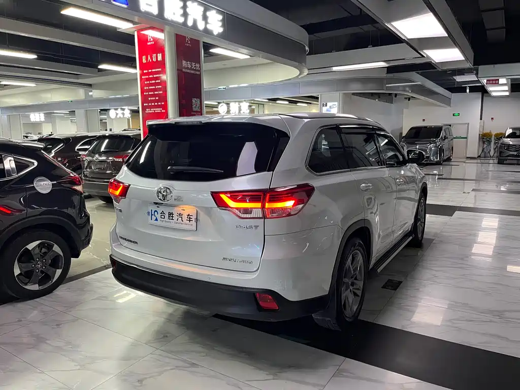 Highlander 2.0 T 4 WD Luxury 7-seat CN-VI