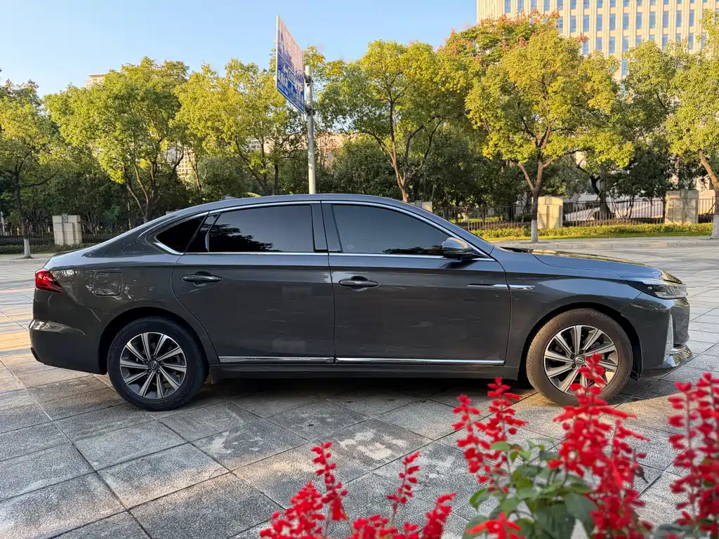 GAC Trumpchi GA8 390 T Distinguished
