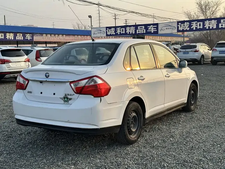 Venucia D50 1.6 L Manual Fashion