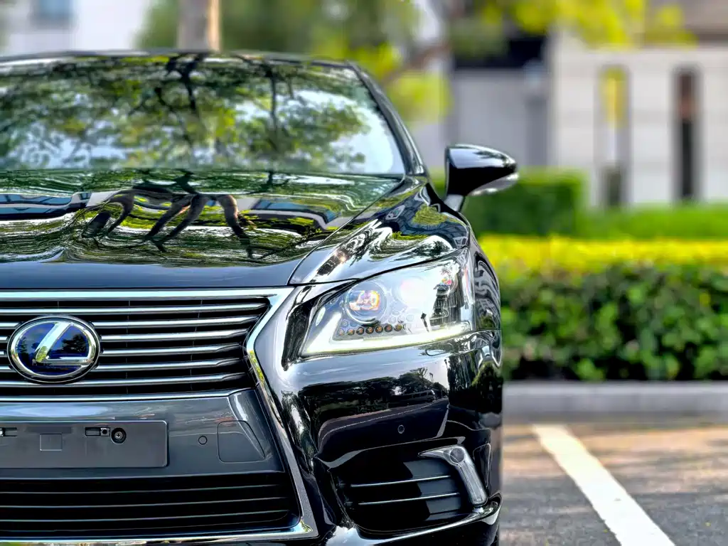 Lexus LS 460 L 4 WD Distinguished
