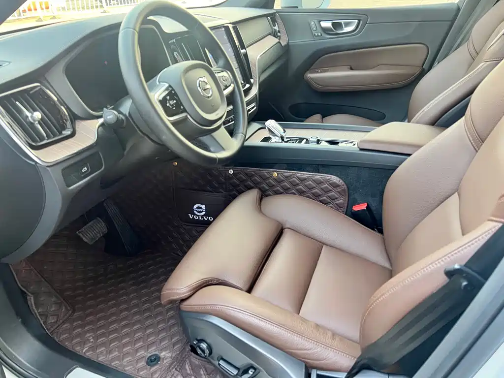 Volvo XC60 B5 4 WD Smart Vision Luxury