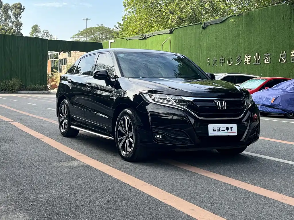 Honda UR-V 240 TURBO 2 WD Elegant