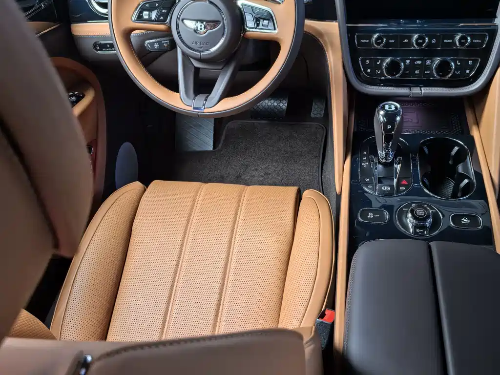 Bentayga 4.0 T V8 LWB Range