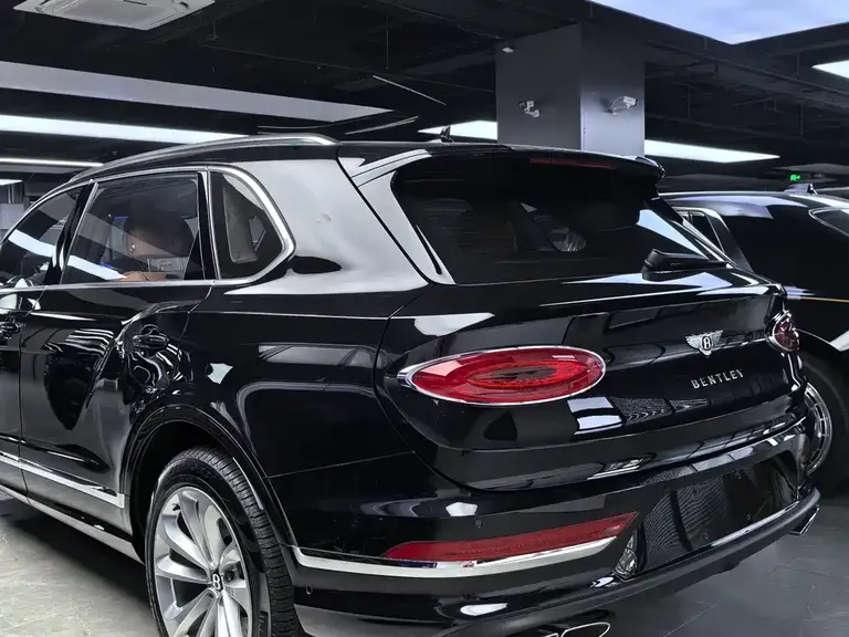 Bentley Bentayga 4.0 T V8 LWB Range